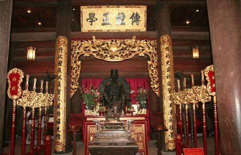 越南文庙国子司业朱文安坐像