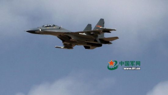 去年演习中与防空部队合练的空军苏-30MKK战机