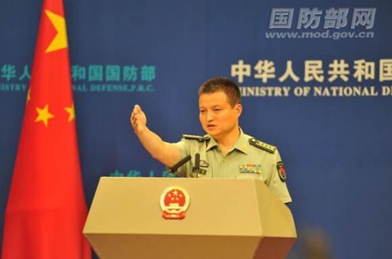 国防部新闻事务局局长、国防部新闻发言人杨宇军大校答记者问。吴凌皓 摄