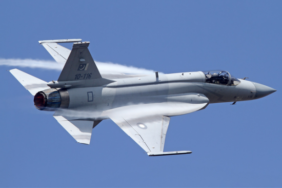 JF-17兼具对地对海打击能力