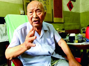 范辉老人不愿多谈过往经历的危险,但对救了自己一命的警卫员念念不忘,一再夸赞他非常勇敢。