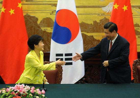 韩国总统朴槿惠与中国国家主席习近平会晤