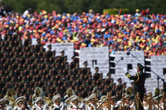 军乐团在演唱歌曲