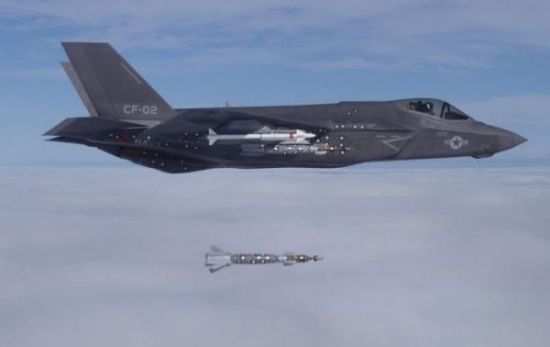 F-35测试投射GBU-12激光制导炸弹