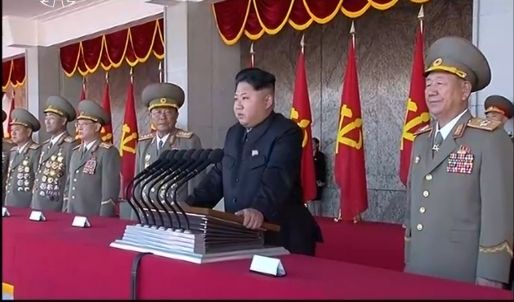 金正恩在阅兵式上发布讲话