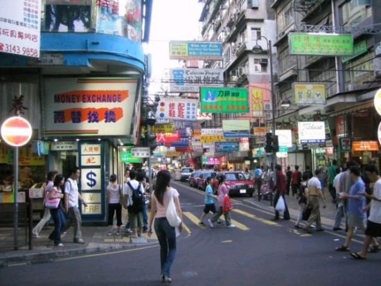 香港经济经历最惨“黄金周”