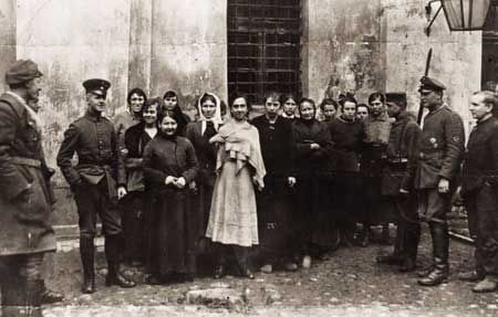 资料图:1918年,革命中的布尔什维克妇女。