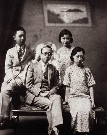 资料图:末代皇帝溥仪和胞弟溥杰及二位胞妹