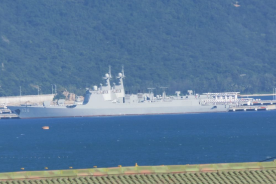 合肥舰舷号174,是中国第三艘052D型导弹驱逐舰