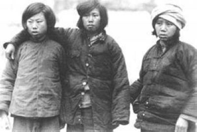 资料图:西路军失败后幸存的女兵