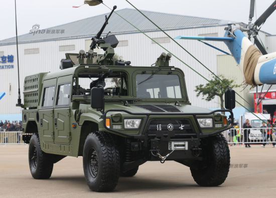 资料图:我国新型CSK002伞兵突击车 资料图:我国新型CSK002伞兵突击车