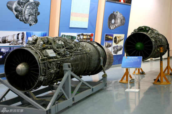 在中国航空博物馆新馆航空发动机展区,陈列着两部航空发动机实物。分别是中国国产FWS10太行发动机与俄制AL-31F航空发动机。这两型发动机均可装备国产歼11及歼10战机。逐步成熟化的太行发动机未来将取代俄制AL-31F成为国产战斗机的主要动力装置。 资料图:在中国航空博物馆新馆航空发动机展区,陈列着两部航空发动机实物。分别是中国国产FWS10太行发动机与俄制AL-31F航空发动机。这两型发动机均可装备国产歼11及歼10战机。逐步成熟化的太行发动机未来将取代俄制AL-31F成为国产战斗机的主要动力装置。