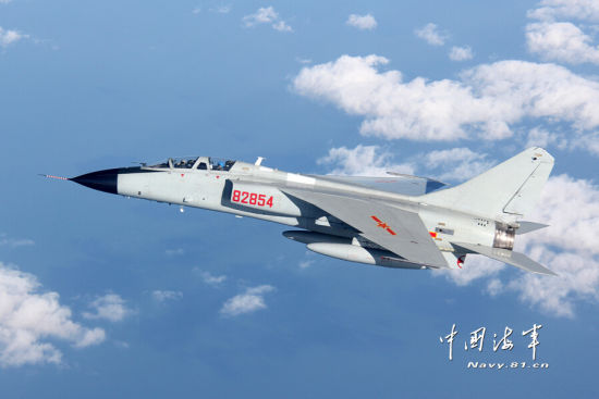 北海舰队飞豹战机演练攻击敌港.jpg 北海舰队飞豹战机演练攻击敌港.jpg