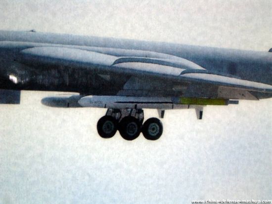 H-6K轰炸机加挂两枚CJ-20巡航导弹 H-6K轰炸机加挂两枚CJ-20巡航导弹