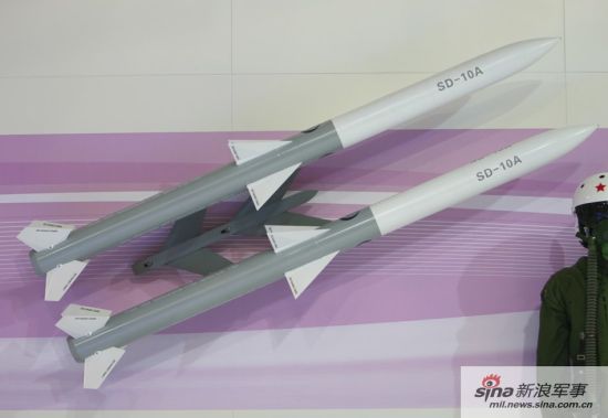 SD-10采用先进的主动雷达加捷联惯导制导系统,SD-10的战斗部为高效能杆式杀伤战斗部,对战斗机和轰炸机等大小目标均有良好的毁伤效果。此外,SD-10的抗干扰能力很强,能有效对抗数种电子干扰形式,基本上涵盖了目前常见的电子干扰方式。专家认为,国产SD-10的性能已超越美国AIM-120A/B、俄罗斯P-77和法国“米卡”等。SD-10的通用性很强,可以挂载于我国各种先进战斗机上。 SD-10采用先进的主动雷达加捷联惯导制导系统,SD-10的战斗部为高效能杆式杀伤战斗部,对战斗机和轰炸机等大小目标均有良好的毁伤效果。此外,SD-10的抗干扰能力很强,能有效对抗数种电子干扰形式,基本上涵盖了目前常见的电子干扰方式。专家认为,国产SD-10的性能已超越美国AIM-120A/B、俄罗斯P-77和法国“米卡”等。SD-10的通用性很强,可以挂载于我国各种先进战斗机上。