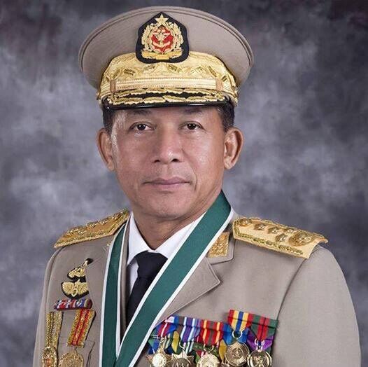 啊 缅甸三军总司令敏莱昂上将,他挥师攻占老街,不宣而战,覆灭合法停火民族武装缅甸民族民主同盟军(果敢军),通缉原果敢特区主席彭家声。此次军事行动,纵兵烧杀抢掠,军纪甚差。造成37000华裔果敢族人逃离家园涌入中国,形成边境地区空前动乱。成就敏昂莱鹰派名将形象。遂号称缅军鹰派灵魂。
