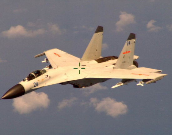 美军P-8拍到的中国海军装备歼11B战机 美军P-8拍到的中国海军装备歼11B战机