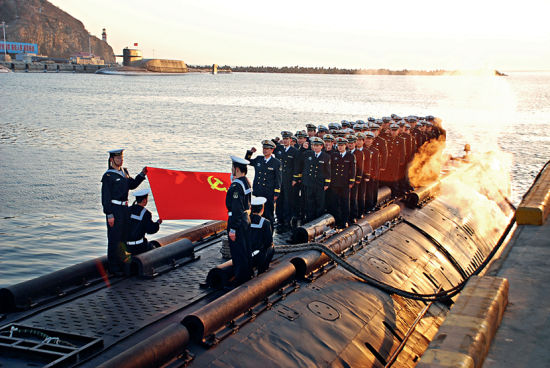 中国海军公开大量精彩图片 新型战略核潜艇露面