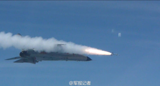 我海军公开飞豹战机空射霹雳8空空导弹少见画面 我海军公开飞豹战机空射霹雳8空空导弹少见画面