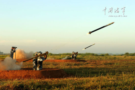 我海军陆战队战力强防空导弹齐射准确打掉目标 我海军陆战队战力强防空导弹齐射准确打掉目标