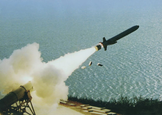 海军YJ-62远程岸舰导弹试射 海军YJ-62远程岸舰导弹试射