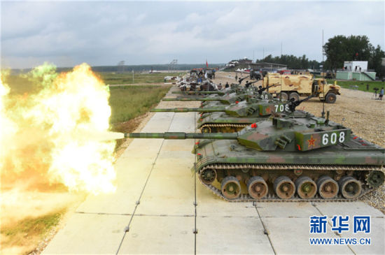 中国坦克在进行火力校验和试射 中国坦克在进行火力校验和试射