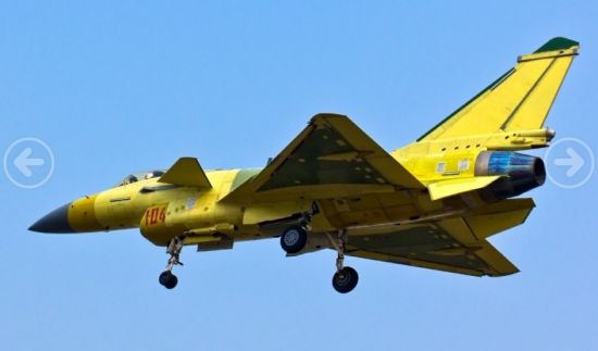 2013年12月底,一组来自网络的图片显示我国最新研制的歼-10B型战斗机已经开始批量生产。网友拍摄到的这架歼-10B战斗机正在进行地面测试,其无附面层隔道进气道外前侧涂有编号101,这是歼-10B量产型第一批的编号。图为机身编号为104的量产型歼-10B战斗机。 2013年12月底,一组来自网络的图片显示我国最新研制的歼-10B型战斗机已经开始批量生产。网友拍摄到的这架歼-10B战斗机正在进行地面测试,其无附面层隔道进气道外前侧涂有编号101,这是歼-10B量产型第一批的编号。图为机身编号为104的量产型歼-10B战斗机。