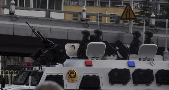 武警部队的防暴“猛士”高机动轮式车 武警部队的防暴“猛士”高机动轮式车
