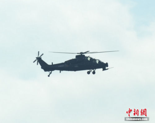 珠海航展上的武直10。中新网记者 陈海峰 摄 珠海航展上的武直10。中新网记者 陈海峰 摄
