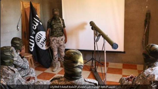 ISIS在空难发生之后发布的在西奈半岛训练使用单兵防空导弹的图片 ISIS在空难发生之后发布的在西奈半岛训练使用单兵防空导弹的图片