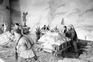 人民战争伟力无穷