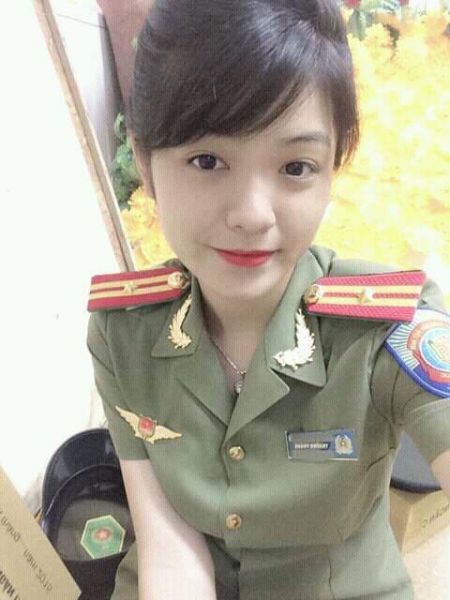 越南女兵不着内衣视频_越南女兵不着内衣