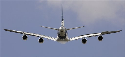 图文：空客A380超大型客机平视图
