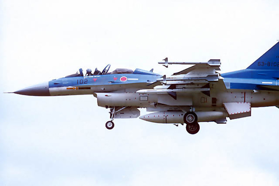 图文:日本航空自卫队f-2战机