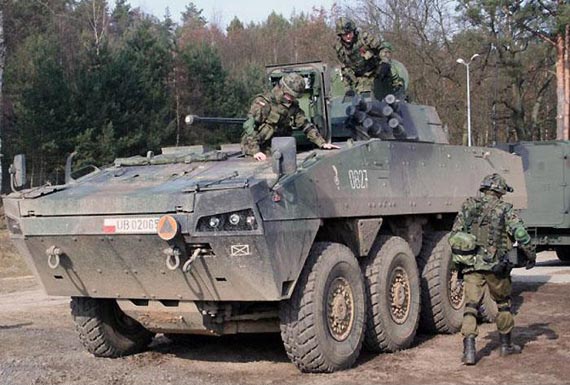 图文:波兰驻阿特遣队已进入全面战备状态