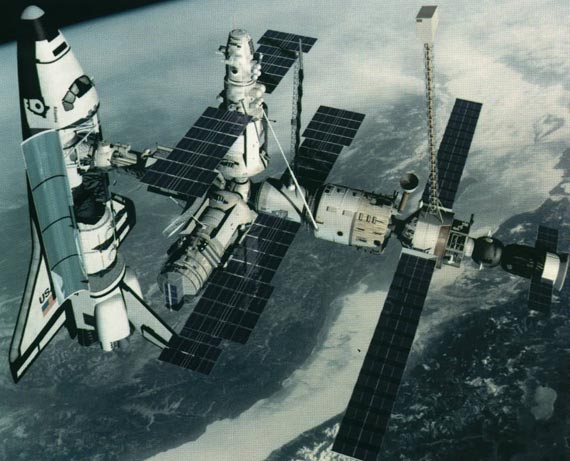 美宇航局称国际空间站可能需闪避中国卫星残骸