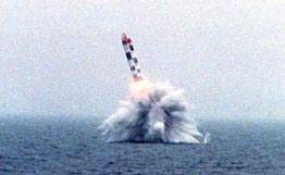 俄军成功试射新型圆锤海基弹道导弹(组图)