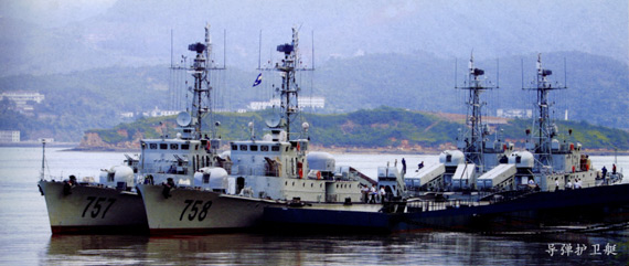 图文:军港驻泊的中国海军导弹艇作战群