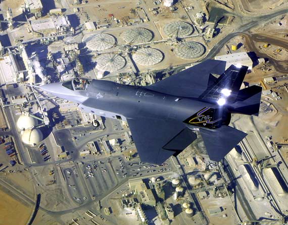 美国海军版F-35C战机已做好生产准备(组图)