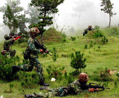 图文:参加2005年中俄军演的中国特种兵部队