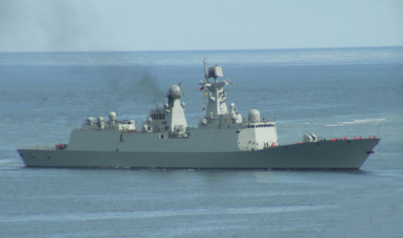 图文：中国海军054A新型护卫舰驰骋大洋