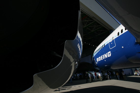 图文:遄达1000型发动机反推整流罩特写