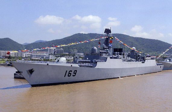图文：052B次舰169“武汉”号于2004年年底成军