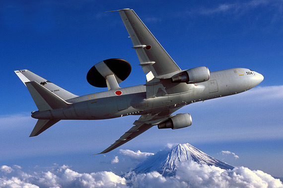 图文：日本E-767大型空中预警机