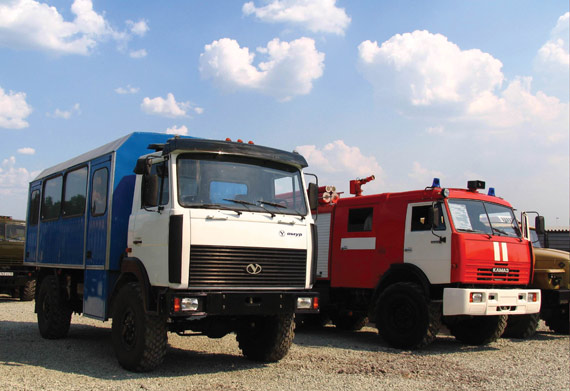 图文：卡玛斯公司生产的两款改型卡车