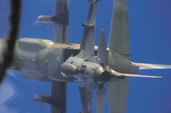 以色列计划升级F-16及UH-60黑鹰直升机(组图)