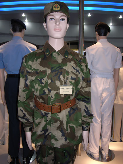 图文：07式武警士兵冬作训服
