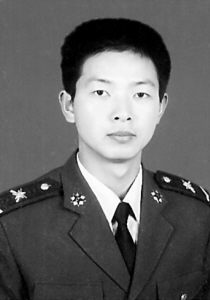 全军十大学习成才标兵:陈国韬和杨再礼_