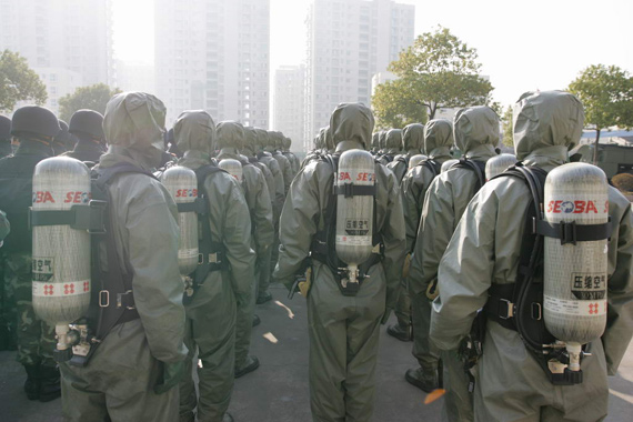 组图：上海武警总队防化演习剪影