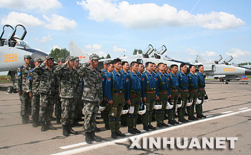 组图：上合军演中国部分官兵抵达俄演习地域